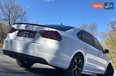 Седан Volkswagen Passat 2014 в Днепре