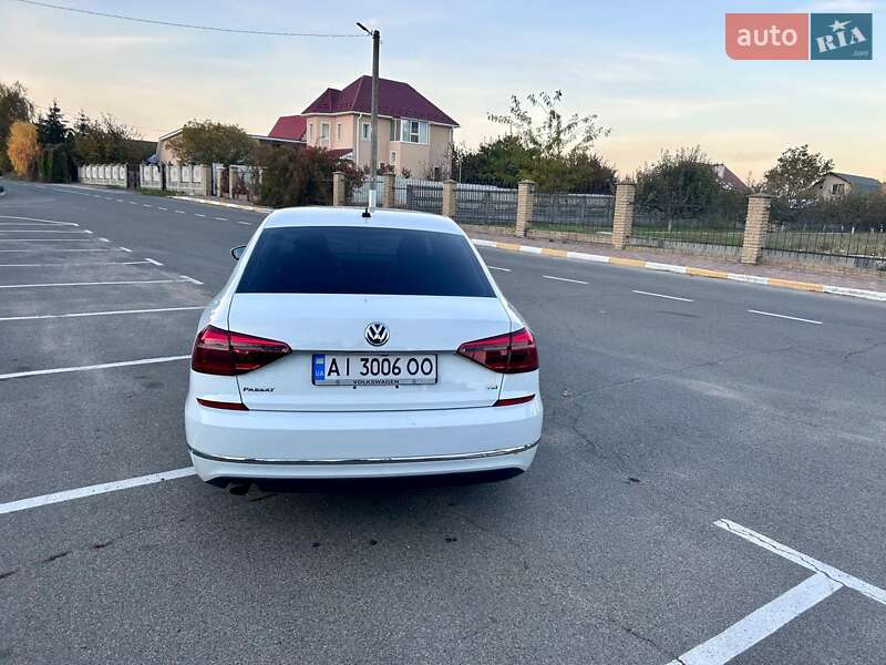 Седан Volkswagen Passat 2016 в Києві