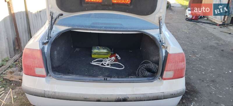 Седан Volkswagen Passat 2000 в Заболотові