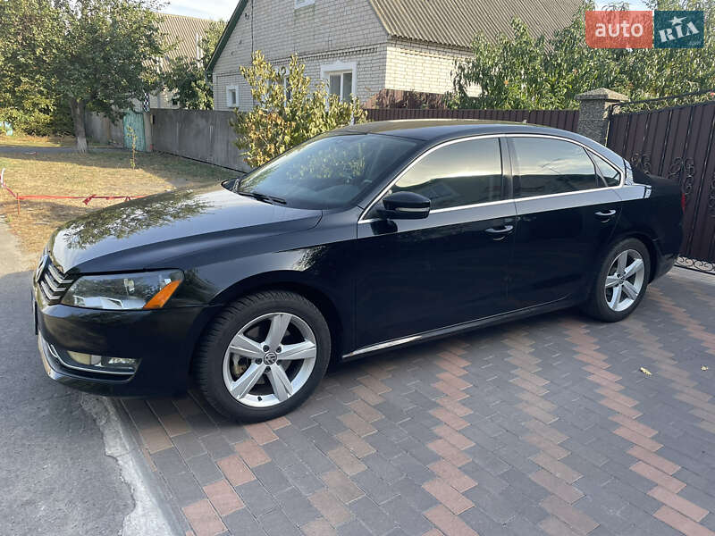 Седан Volkswagen Passat 2014 в Лохвице