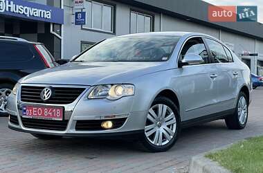 Седан Volkswagen Passat 2006 в Сарнах