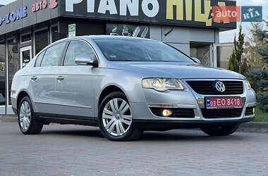 Седан Volkswagen Passat 2006 в Сарнах