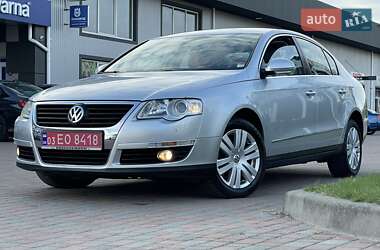 Седан Volkswagen Passat 2006 в Сарнах