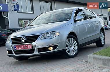 Седан Volkswagen Passat 2006 в Сарнах