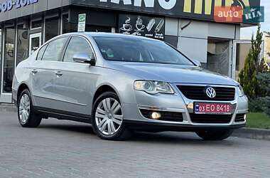 Седан Volkswagen Passat 2006 в Сарнах