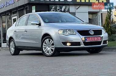 Седан Volkswagen Passat 2006 в Сарнах