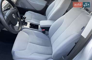 Седан Volkswagen Passat 2006 в Сарнах