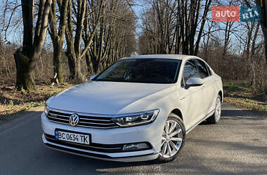 Седан Volkswagen Passat 2016 в Стрые