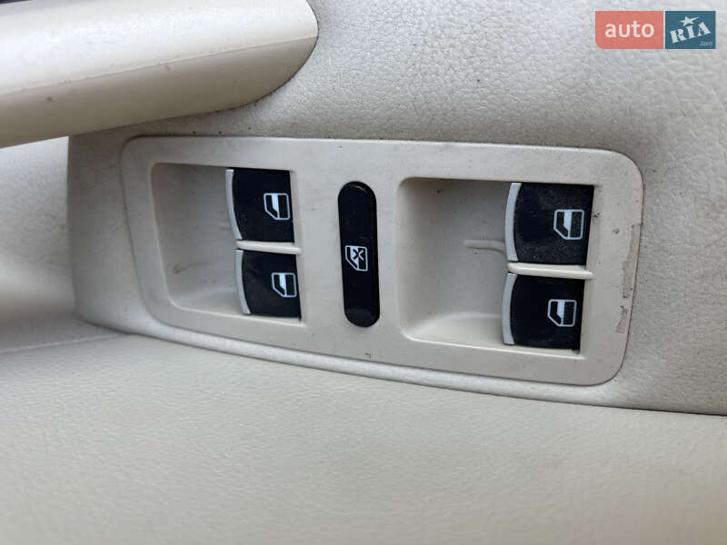 Седан Volkswagen Passat 2013 в Стрые