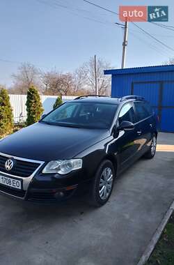 Універсал Volkswagen Passat 2008 в Кельменцях