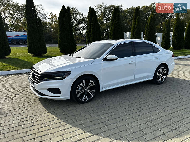 Седан Volkswagen Passat 2020 в Одессе