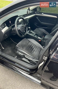 Седан Volkswagen Passat 2015 в 