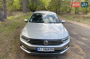 Универсал Volkswagen Passat 2015 в Киеве