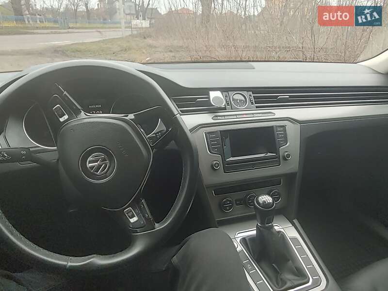 Седан Volkswagen Passat 2016 в Шептицькому