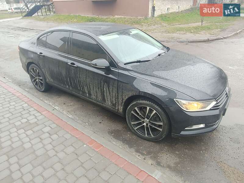 Седан Volkswagen Passat 2016 в Шептицькому
