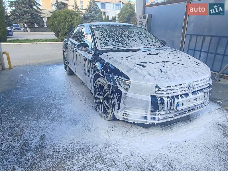Седан Volkswagen Passat 2016 в Шептицькому