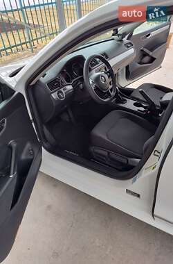 Седан Volkswagen Passat 2016 в 