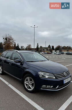 Універсал Volkswagen Passat 2012 в Житомирі