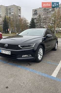 Седан Volkswagen Passat 2016 в Гайсину