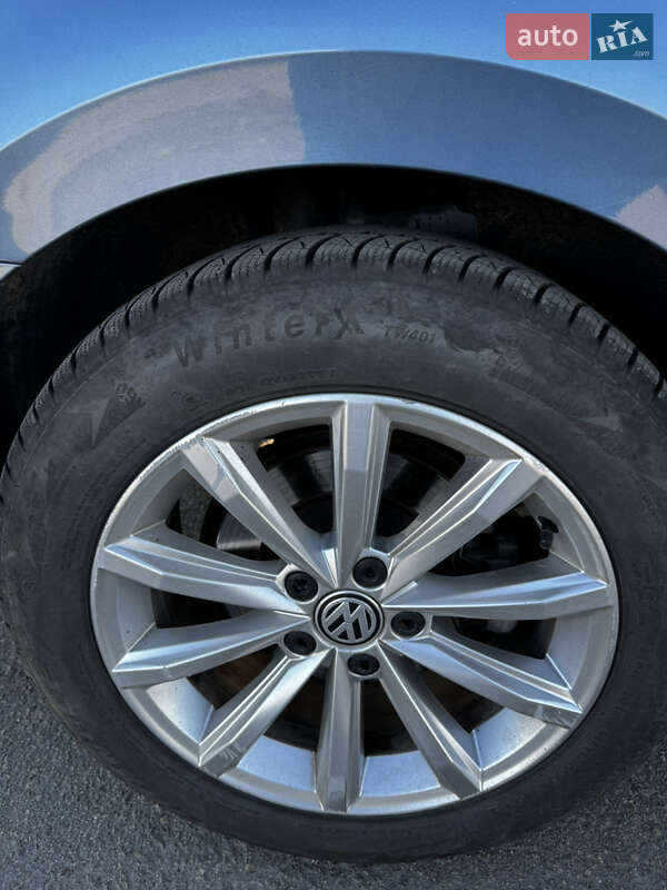 Седан Volkswagen Passat 2014 в Рівному