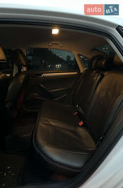 Седан Volkswagen Passat 2012 в 