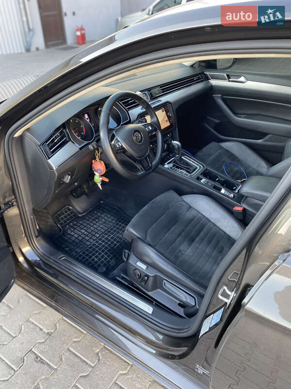 Седан Volkswagen Passat 2018 в Мукачевому