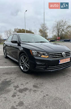 Седан Volkswagen Passat 2018 в Дніпрі