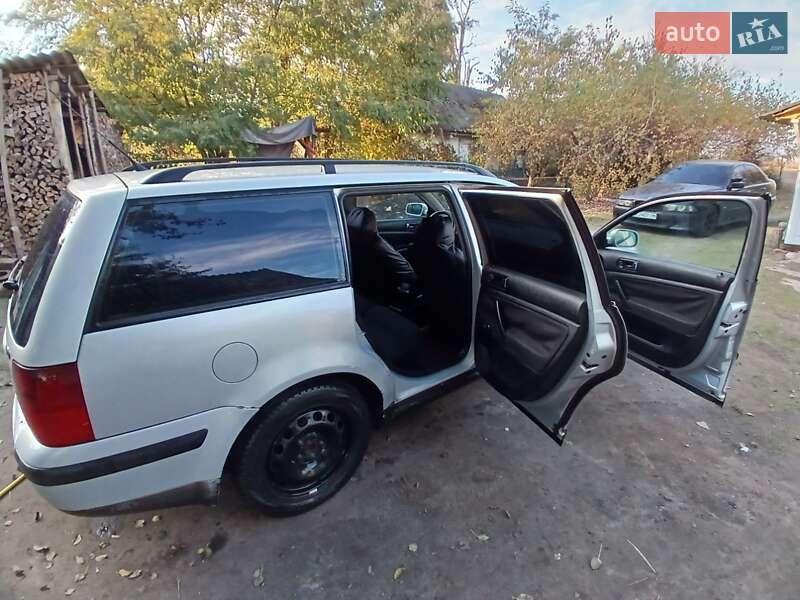 Універсал Volkswagen Passat 2000 в Турійську