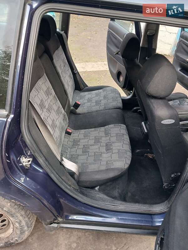 Універсал Volkswagen Passat 2000 в Турійську