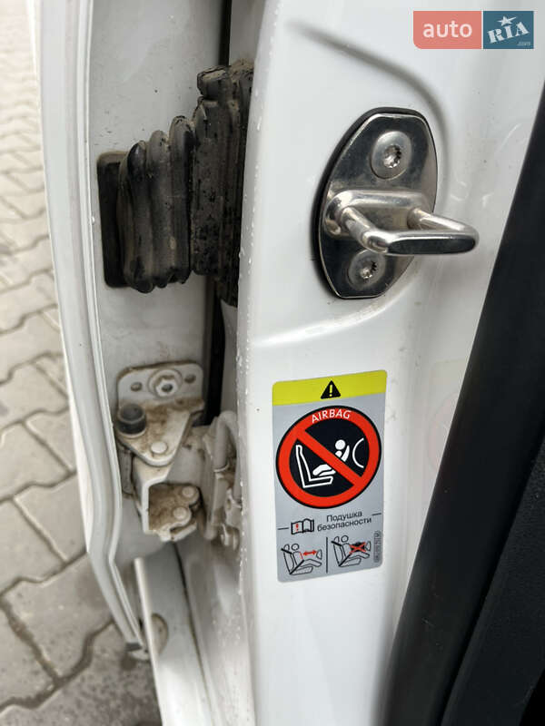 Седан Volkswagen Passat 2011 в Чернівцях фото 11 Седан Volkswagen Passat 2011 в Чернівцях