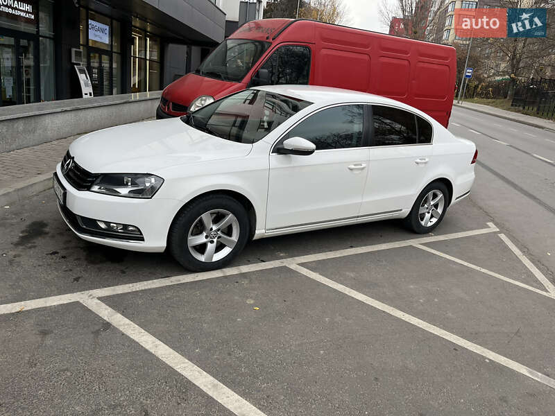 Седан Volkswagen Passat 2011 в Чернівцях фото 21 Седан Volkswagen Passat 2011 в Чернівцях