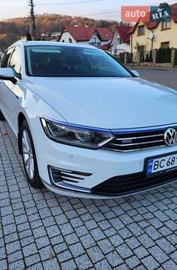 Універсал Volkswagen Passat 2016 в Львові