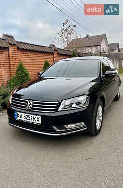 Седан Volkswagen Passat 2011 в Києві