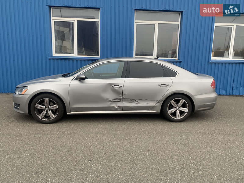 Седан Volkswagen Passat 2012 в Киеве