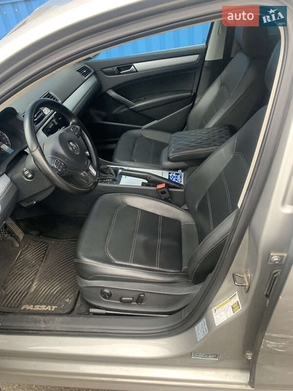 Седан Volkswagen Passat 2012 в Киеве
