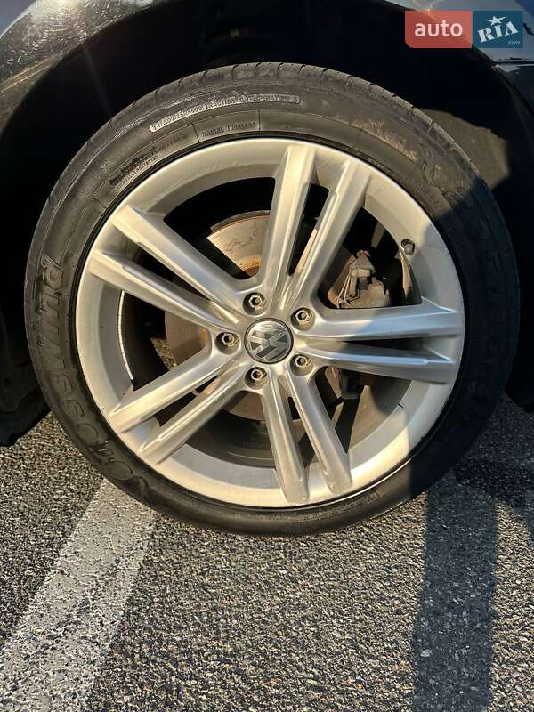 Седан Volkswagen Passat 2015 в Києві