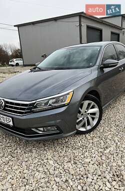 Седан Volkswagen Passat 2018 в Тернополі