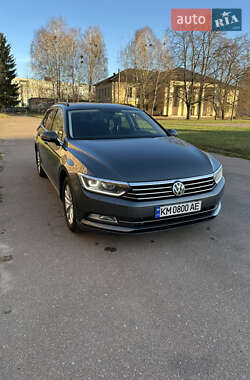 Универсал Volkswagen Passat 2016 в Киеве