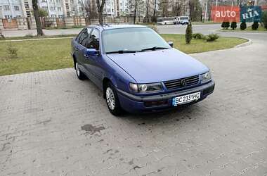 Седан Volkswagen Passat 1996 в Львові