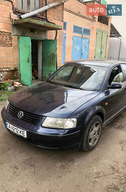 Седан Volkswagen Passat 1997 в Черкасах