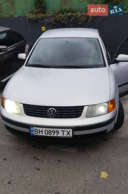 Седан Volkswagen Passat 1997 в Одесі