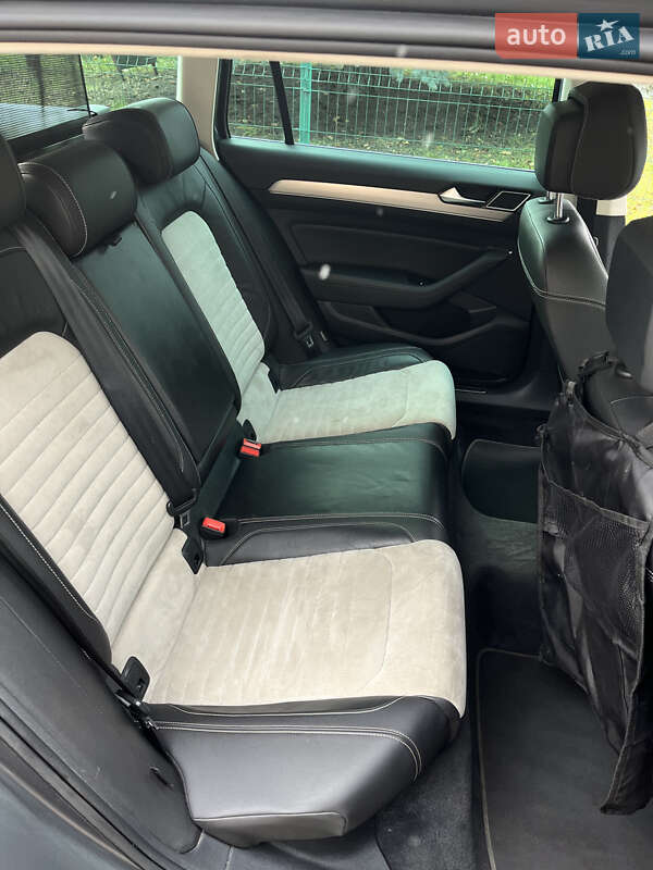 Универсал Volkswagen Passat 2016 в Хмельницком