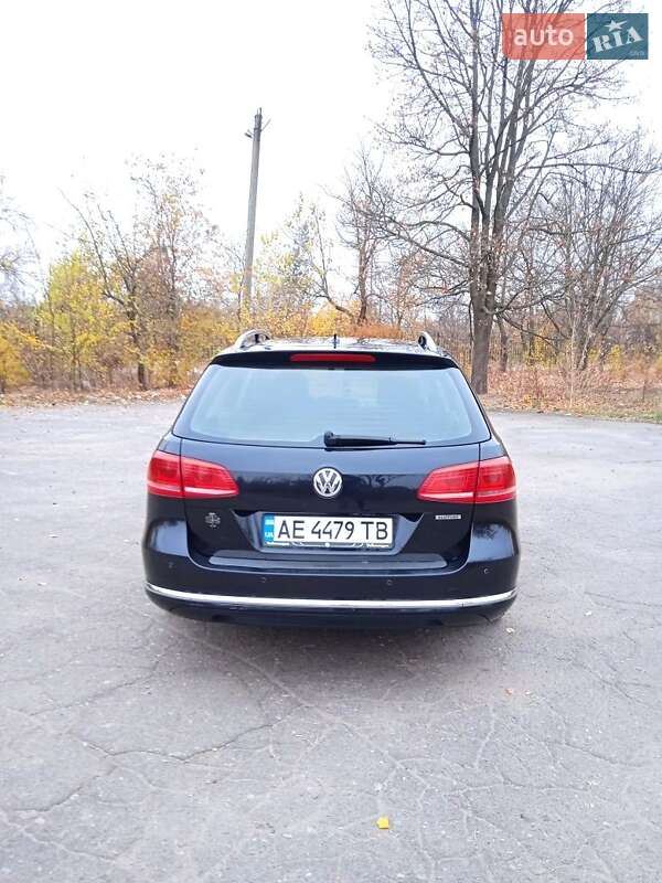 Універсал Volkswagen Passat 2012 в Дніпрі