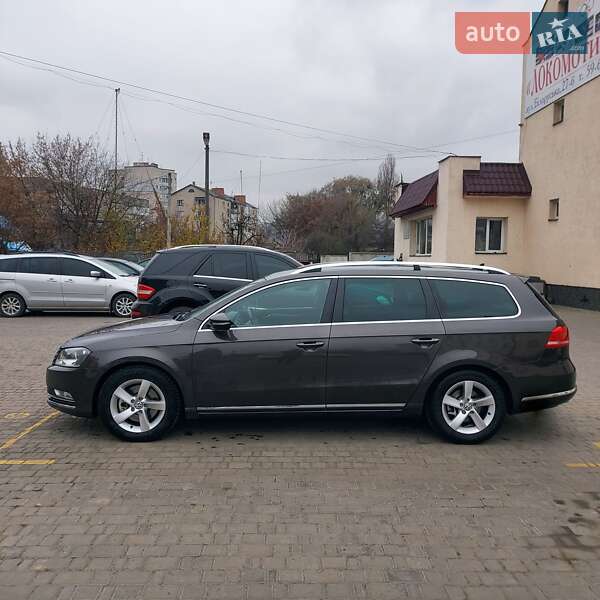 Універсал Volkswagen Passat 2012 в Хмельницькому