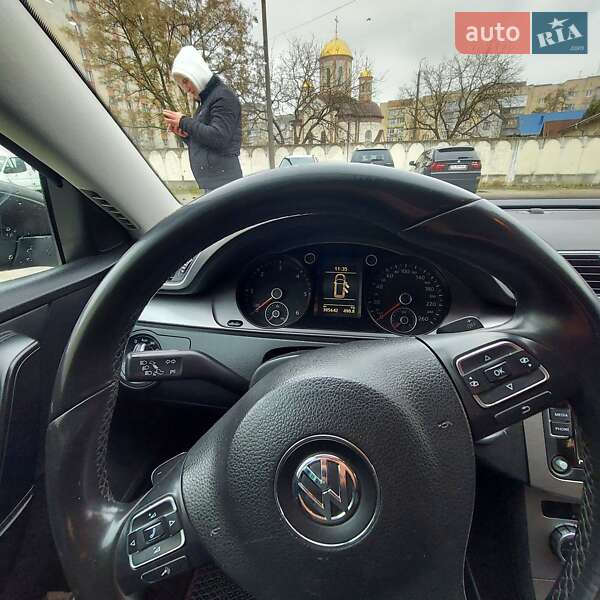 Універсал Volkswagen Passat 2012 в Хмельницькому