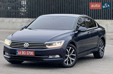 Седан Volkswagen Passat 2015 в Луцьку