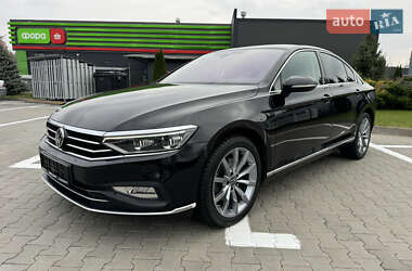 Седан Volkswagen Passat 2020 в Києві