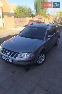 Універсал Volkswagen Passat 2002 в Зміїві