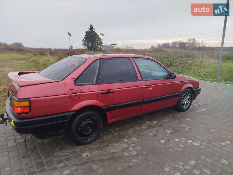 Седан Volkswagen Passat 1990 в Львові
