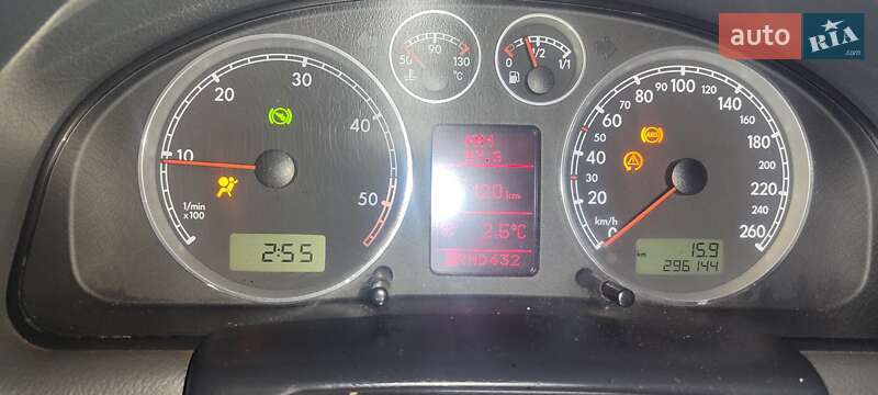 Універсал Volkswagen Passat 2004 в Миколаєві